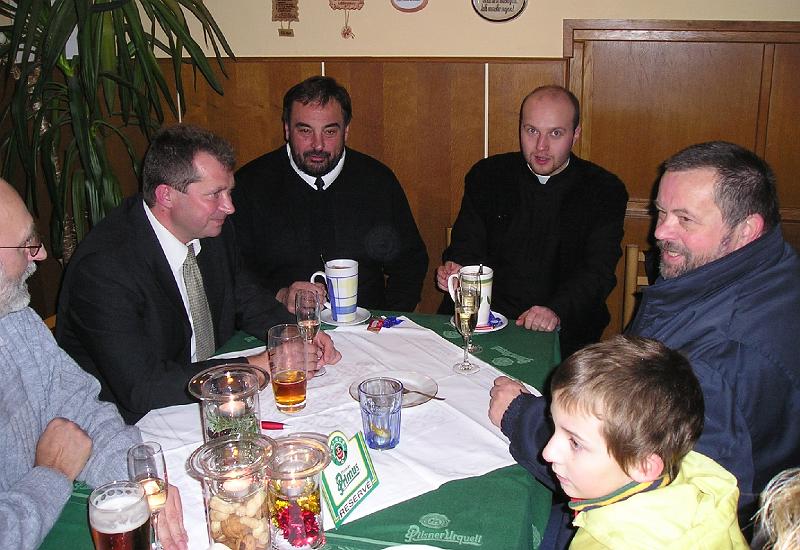 Schwarze_Runde.JPG - Die schwarze Ecke: Politiker und Kirchenmänner im Gespräch.