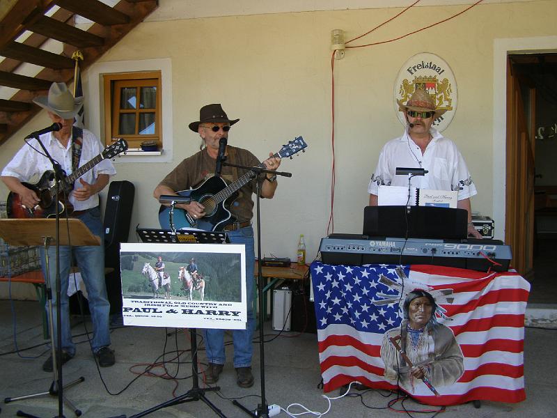 Countryband.JPG - Die Country-Formation "Paul und Harry" sorgten für Country-Feeling.