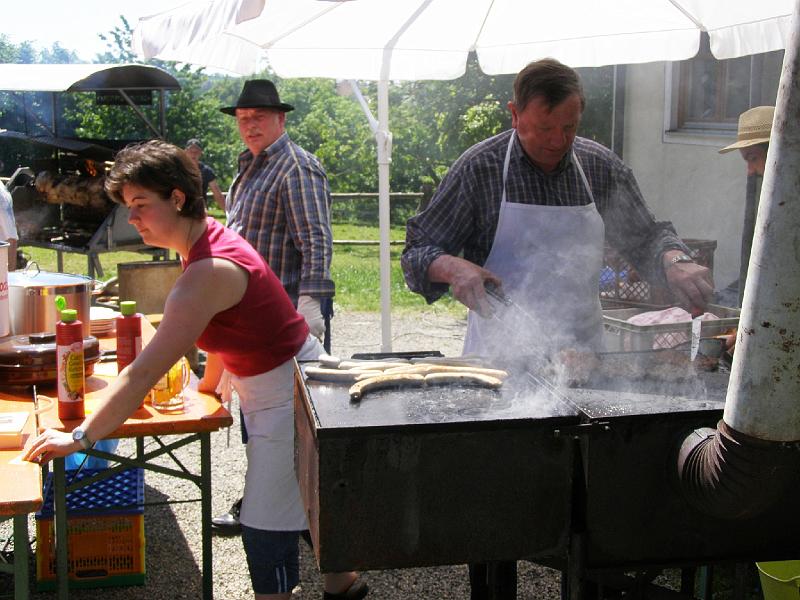 Grill_Osag.JPG - Das Grillteam machte richtig Dampf.