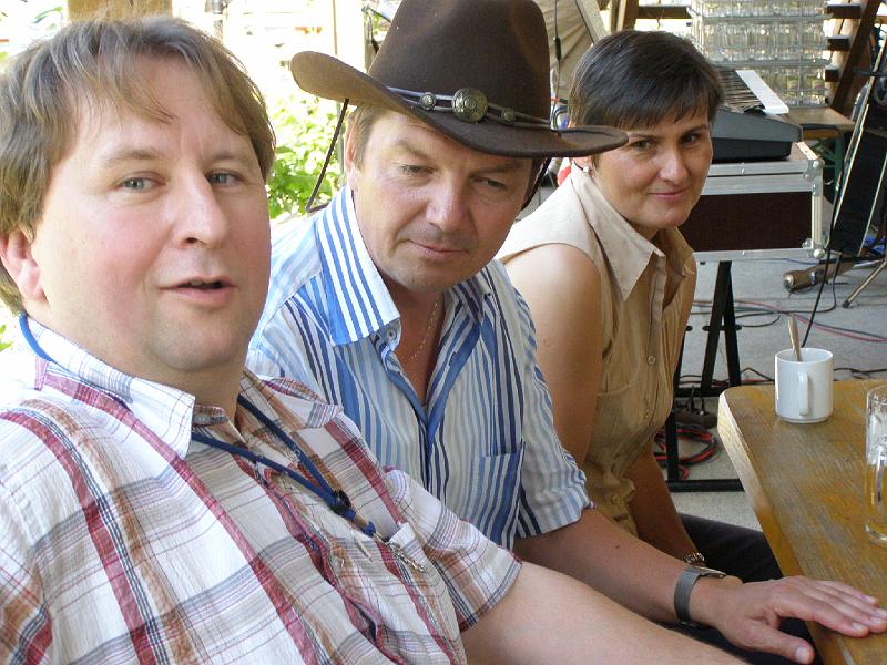 P6010168.JPG - Vaclav (links) aus Hostau im Gespräch mit Waldthurner Gemeinderat.