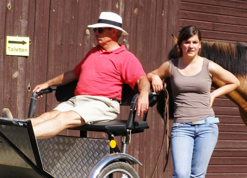 Thomas_Laessig.JPG - Auch Erwachsene genießen Fahrten mit der Kutsche.