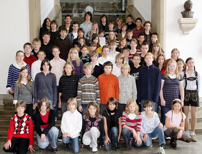 Gruppe.jpg - Die geehrten Schülerinnen und Schüler aus ganz Bayern.