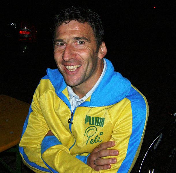 Stefan_lacht.JPG - Aber auch der Coach des Marktgemeinderates, Stefan Grünauer, ist zuversichtlich, das Spiel ist für Lennesrieth noch nicht gewonnen.