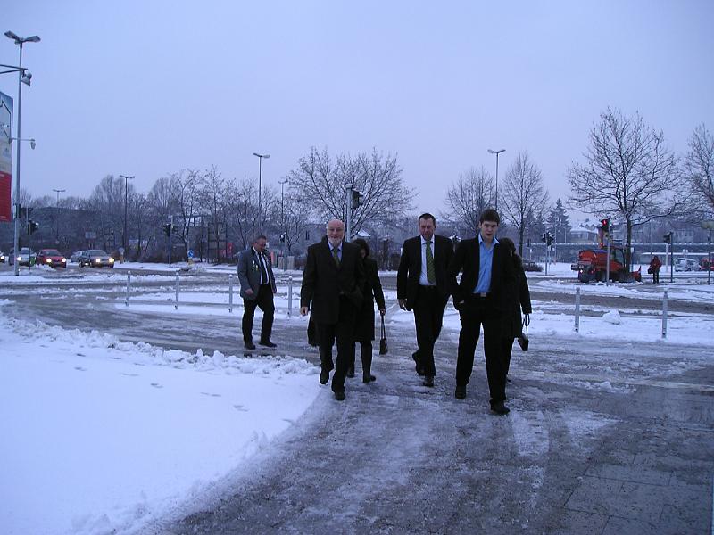 Schnee.JPG - Eis und Schnee halten die Gäste nicht vom Neujahrsempfang der CSU ab.