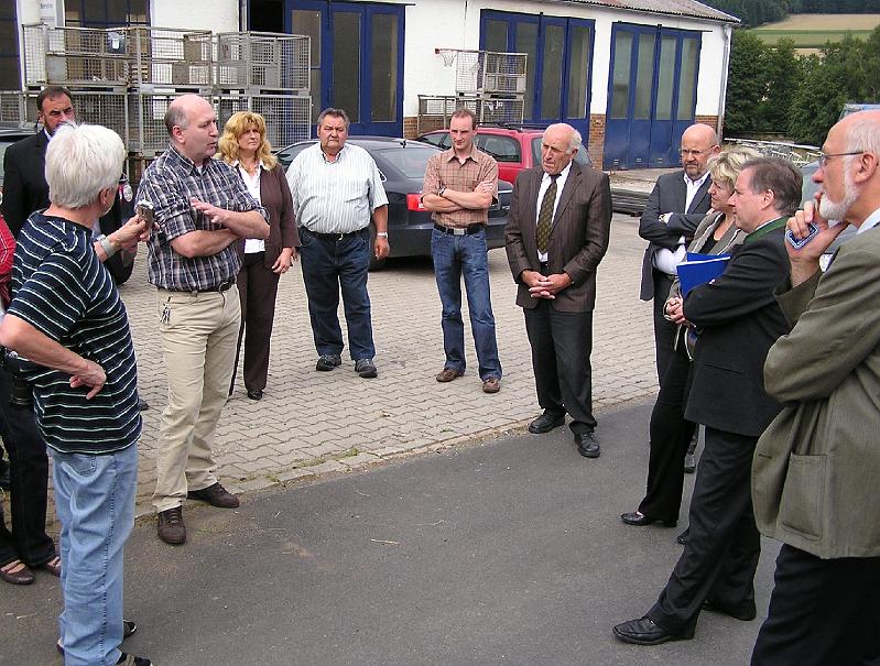 Martin_Runde.JPG - Martin Bodensteiner stellt seinen Betrieb in Spielberg vor.