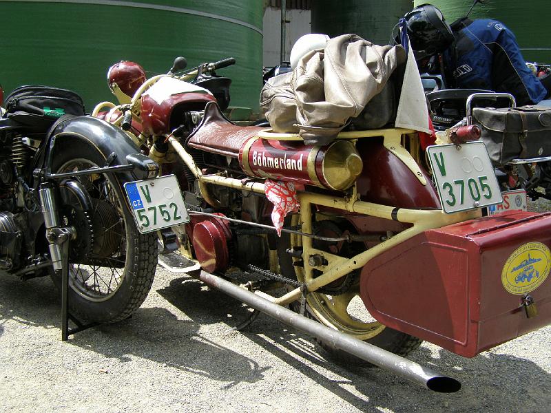 Boehmerland.JPG - Das längste Serien-Motorrad der Welt und eine Rarität: eine Böhmerland-Maschine mit 18 PS, knapp 600 ccm und drei Sitzplätzen.