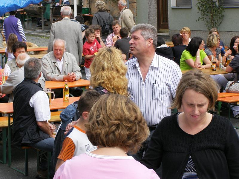 CS_14.JPG - Bürgermeister Günter Stich aus Floß (Bildmite) ist Stammgast beim Waldthurner Bürgerfest.