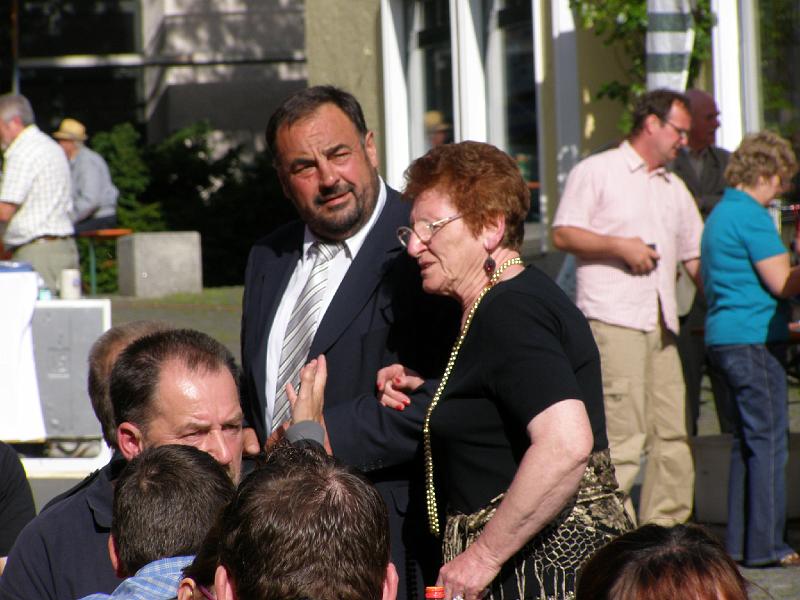 CS_29.JPG - Der Bürgermeister nimmt seine Amtspflichten immer ernst.