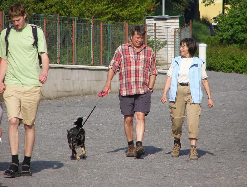 Bgm_Hund.JPG - Bürgermeister Rainer Gäbl (Eslarn) führt das Zamperl mit.