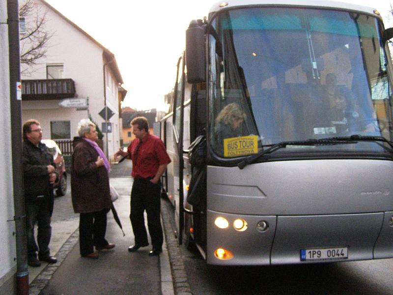 Regens_01.JPG - Gleich geht's los: Bürgermeister Miroslav Rauch ist mit seiner Delagtion in Waldthurn angekommen.