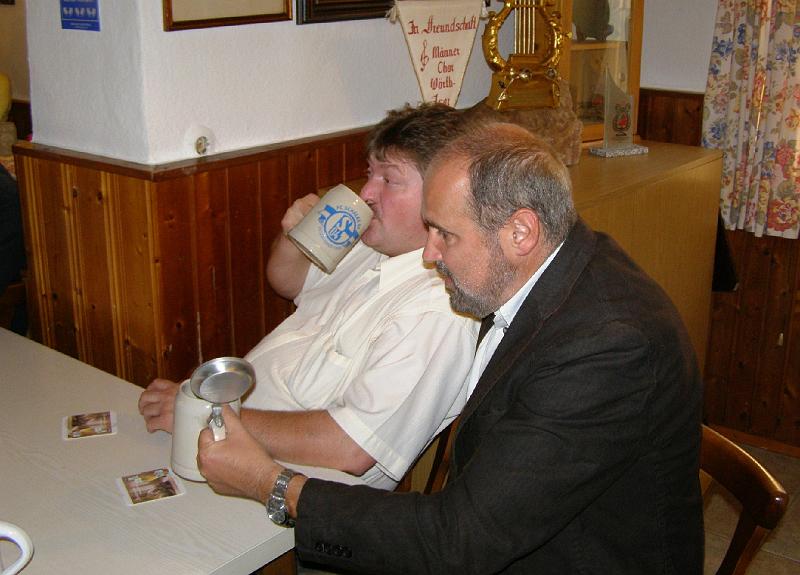 WEW_05.JPG - Auch Waldthurner Bürgermeister müssen zwischendurch Energie auftanken.
