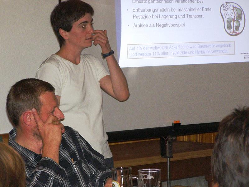 WEW_06.JPG - Die Umweltexpertin Stefanie Ertl aus Regensburg vermittelte einige Tipps zum richtigen Essen und zur besseren Energiebewirtschaftung.