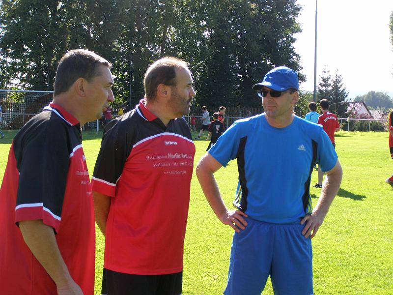 MM_2011_02.JPG - Teambesprechung bei der Freien Wählergemeinschaft Waldthurn.