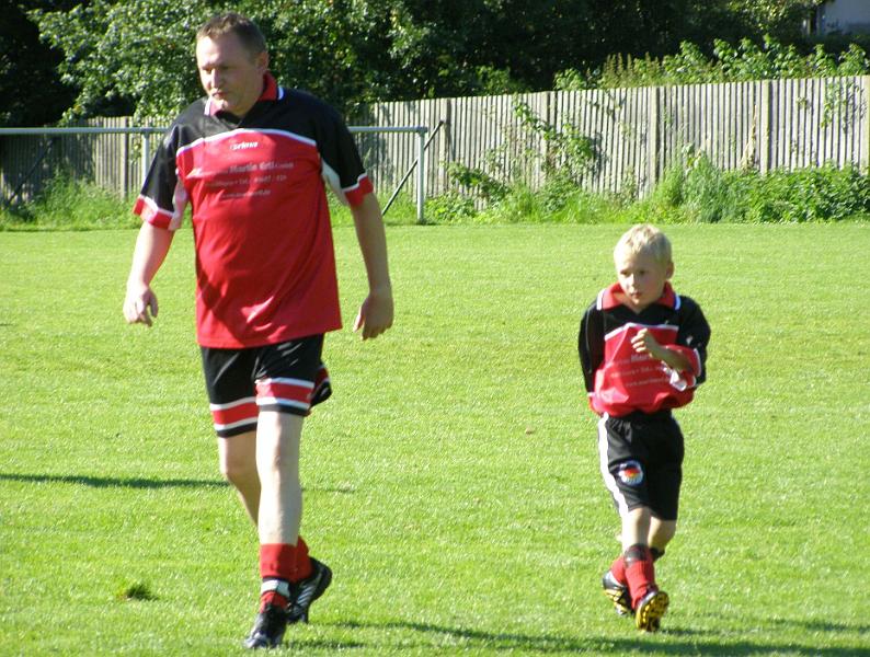 MM_2011_04.JPG - Wenn der Vater mit dem Sohne: Jürgen und Alessandro Götz (Freie Wählergemeinschaft Waldthurn) beim rasanten Sturmlauf.