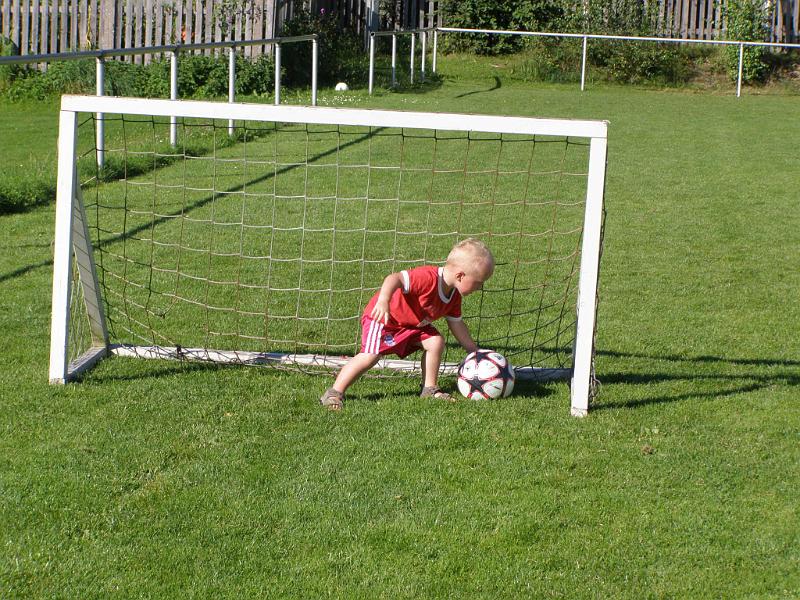 MM_2011_09.JPG - Die jüngsten Kicker bereiten sich schon auf große Tuniere vor.