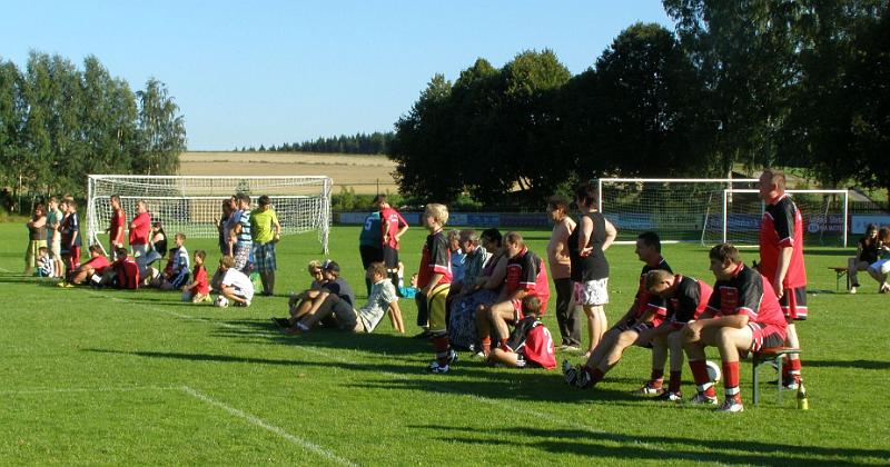 MM_2011_12.JPG - Strahlender Sonnenschein auf der Sportanlage des FSV.