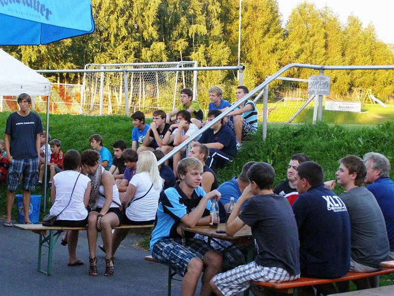 MM_2011_21.JPG - Auch die "Tribünen" waren belagert.