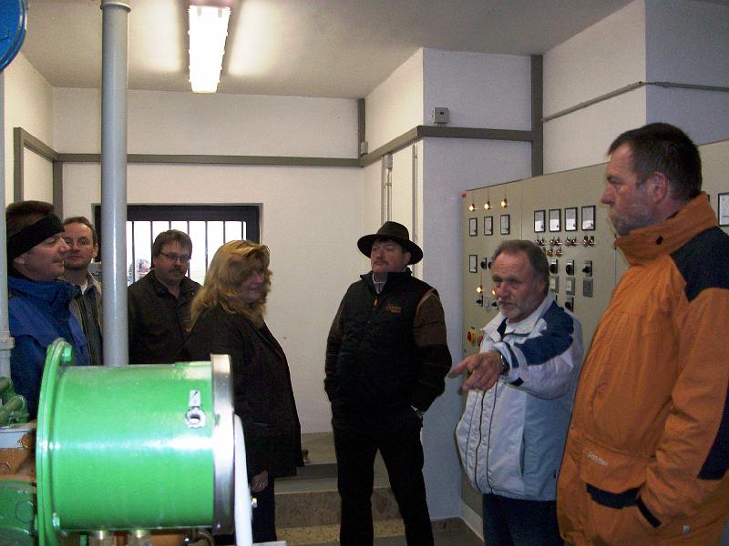 Pumpwerk.JPG - Das Pumpwerk in der Nähe des gemeindlichen Tiefbrunnens zwischen Lennesrieth und Irlhof.