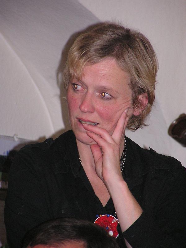 dorfneu_konst_sitz_231008_012.jpg - Nicht nur reden, auch zuhören und nachdenken fördern Prozesse.
