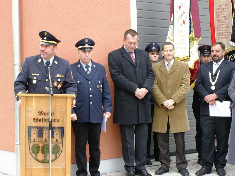 C_Rewitz.JPG - Kreisbrandinspektor Hans Rewitzer zeigt sich beeindruckt vom Gemeinschaftssinn der Feuerwehr und der Dorfgemeinschaft.