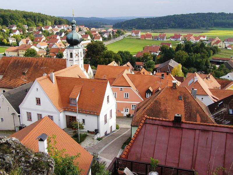 Burgblick_Kirche.JPG - Blcick von der Burg auf den sanierten Marktkern.