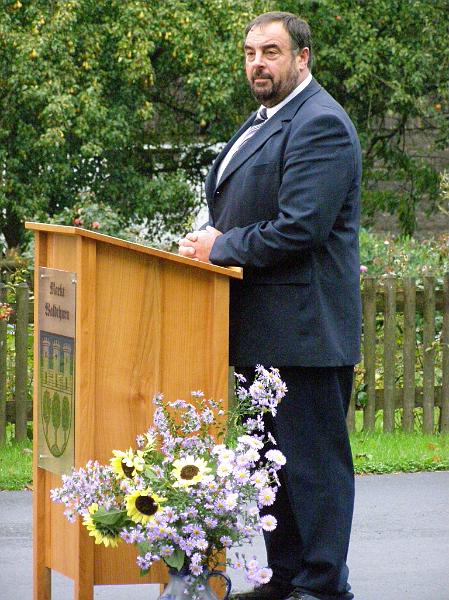 Ottenr_05.JPG - Bürgermeister Josef Beimler begrüßt die vielen Gäste.