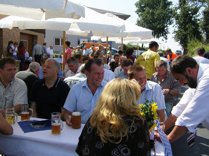 Einw_Spielb_17.JPG - Nach dem offizielen Teil war gemütliches Zusammensitzen bei besten Biergartenwetter angesagt.